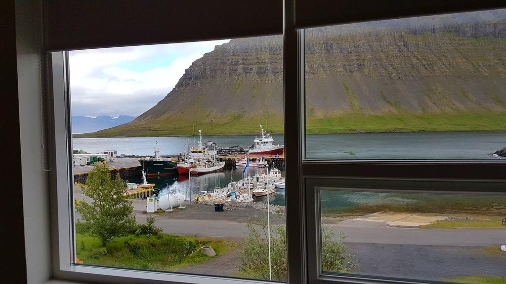 Harbour Inn - Guesthouse Bíldudalur Exteriör bild