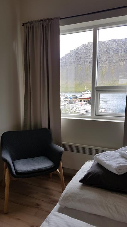 Harbour Inn - Guesthouse Bíldudalur Exteriör bild