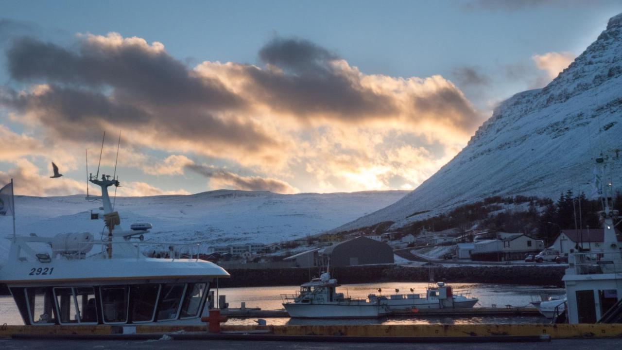 Harbour Inn - Guesthouse Bíldudalur Exteriör bild
